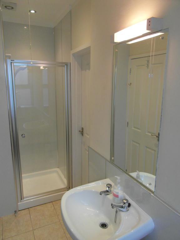 Abacus Central Guest House แอเบอร์ดีน ภายนอก รูปภาพ